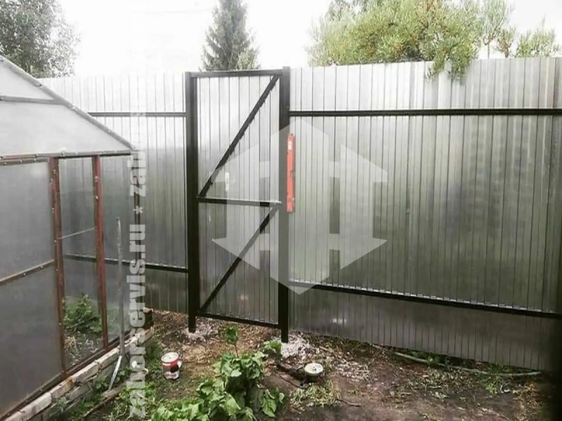 Оцинкованный забор из профнастила 50 метров