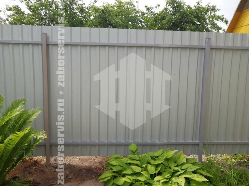 Забор из профнастила с бетонированием столбов 160 метров