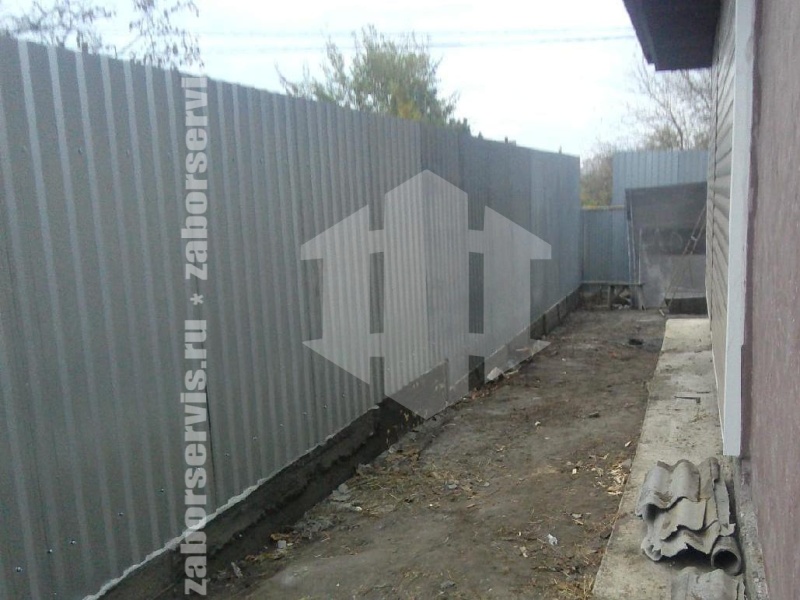 Забор из профнастила на ленточном фундаменте 85 метров