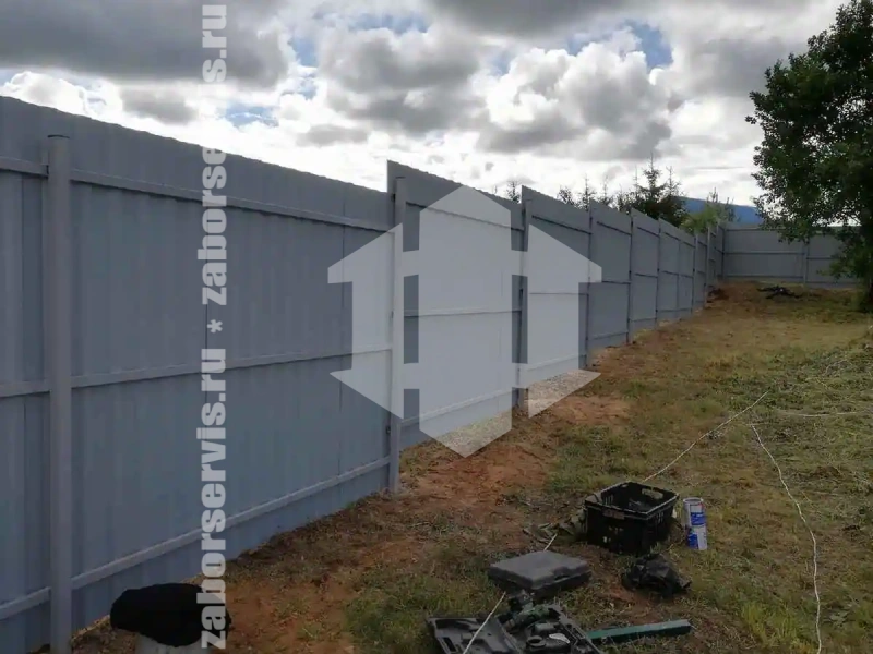 Забор из профнастила с воротам 83 метра
