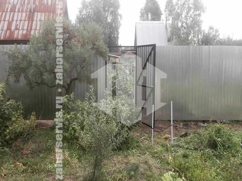 Оцинкованный забор из профнастила 50 метров