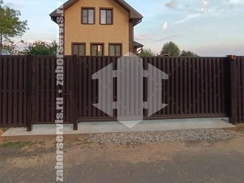 Заборы из металлического штакетника шахматка 66 метров