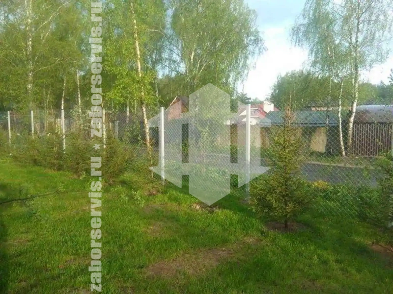 Забор из сетки рабицы с арматурой 93 метра