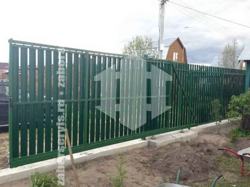 Забор из металлического штакетника 79 метров