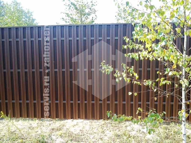 Забор из евроштакетника в шахматном порядке 154 метра