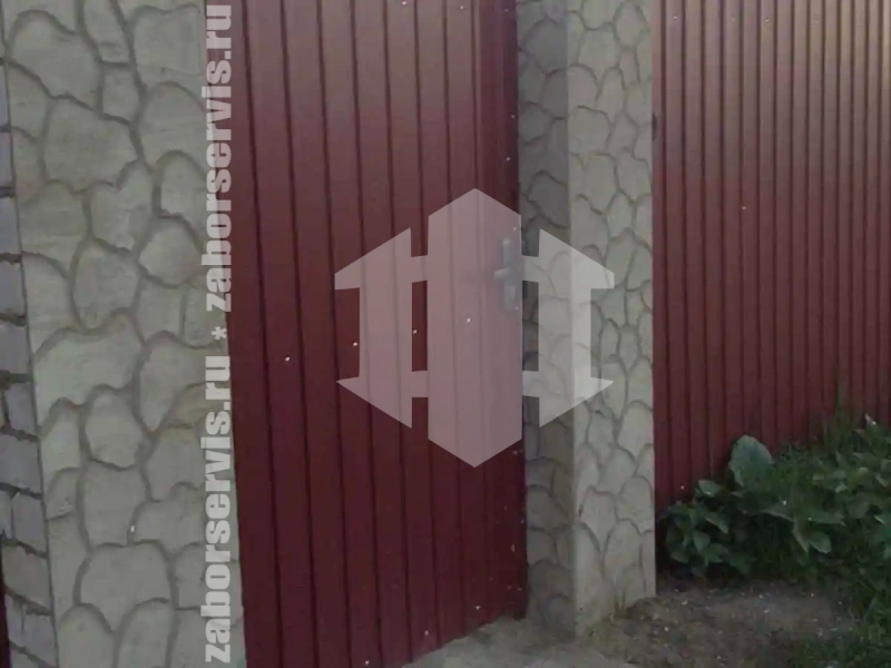 Забор из профнастила с воротам 57 метров