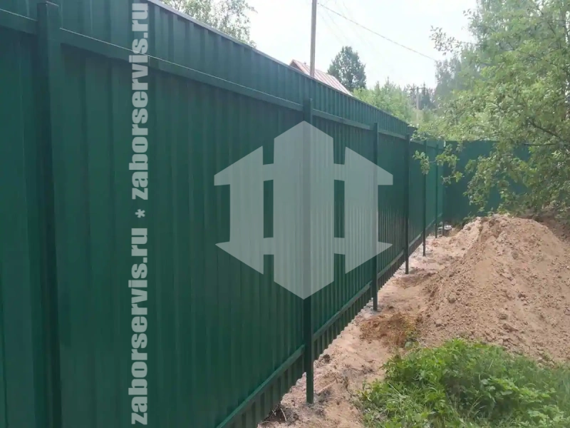 Забор из профнастила с бетонированием столбов 70 метров