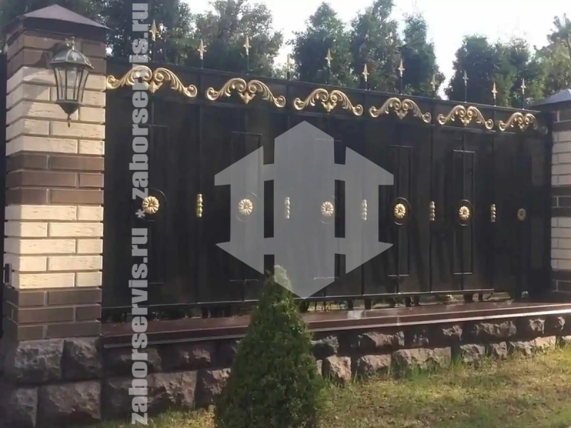 Кованый забор с поликарбонатом 70 метров