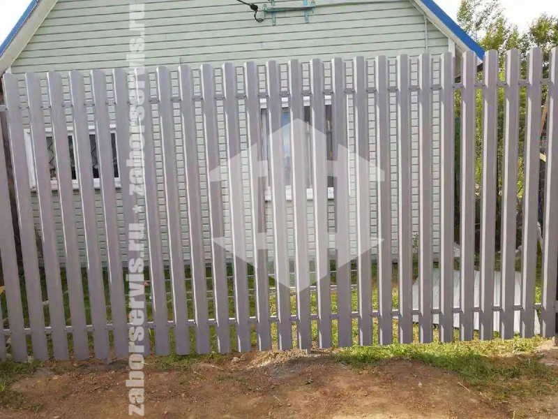 Забор из металлического штакетника оцинкованный 74 метра