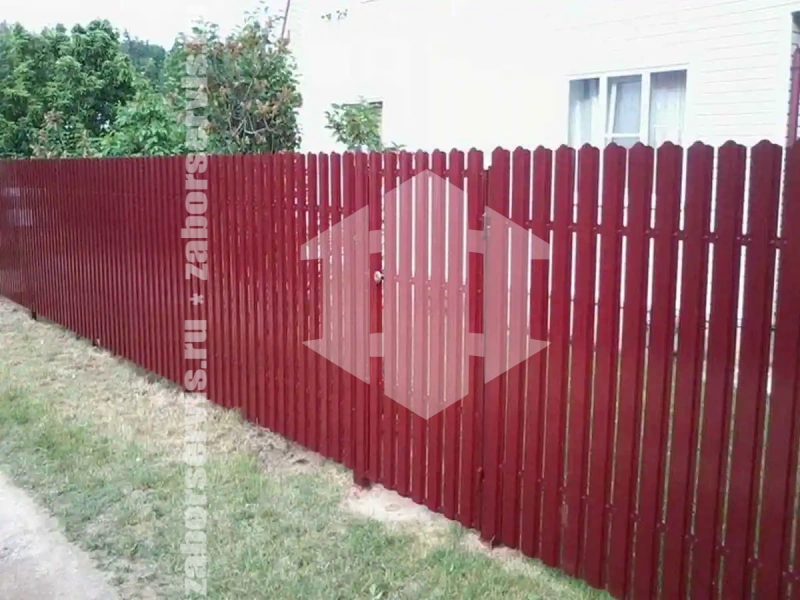 Забор из металлического штакетника 103 метра