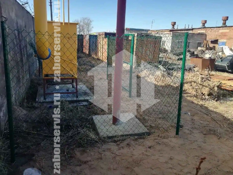 Забор из сетки рабицы с проволокой 5 метров