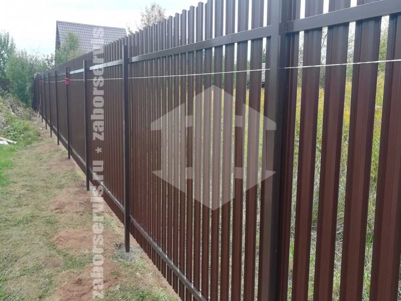 Забор из металлического штакетника 6 соток