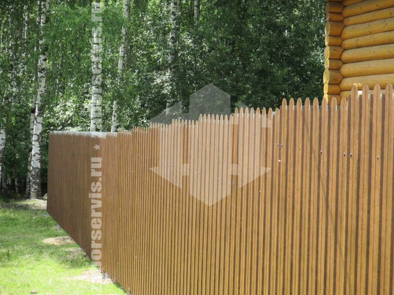 Забор из профнастила под дерево 31 метр