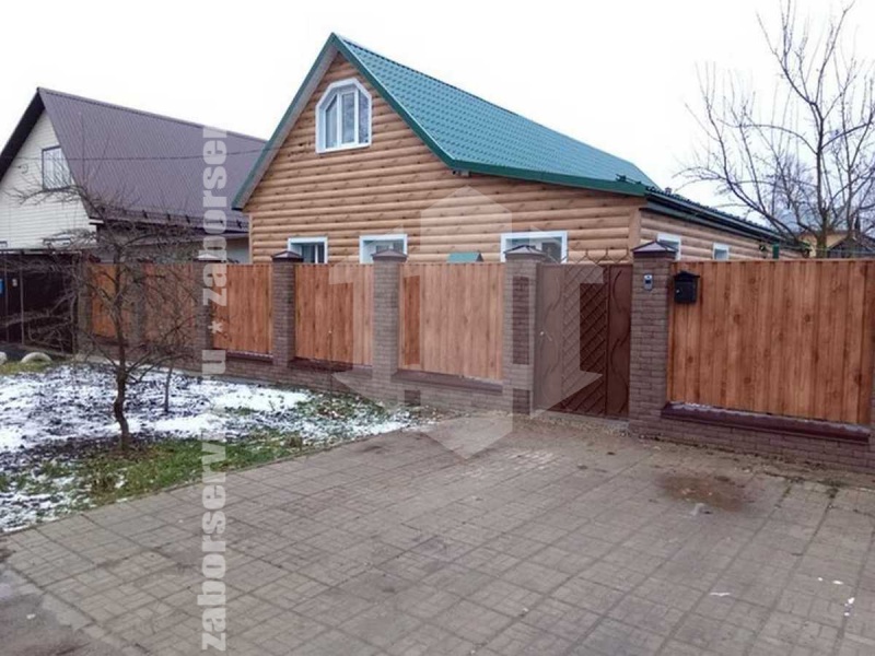 Забор из профнастила под дерево 48 метров