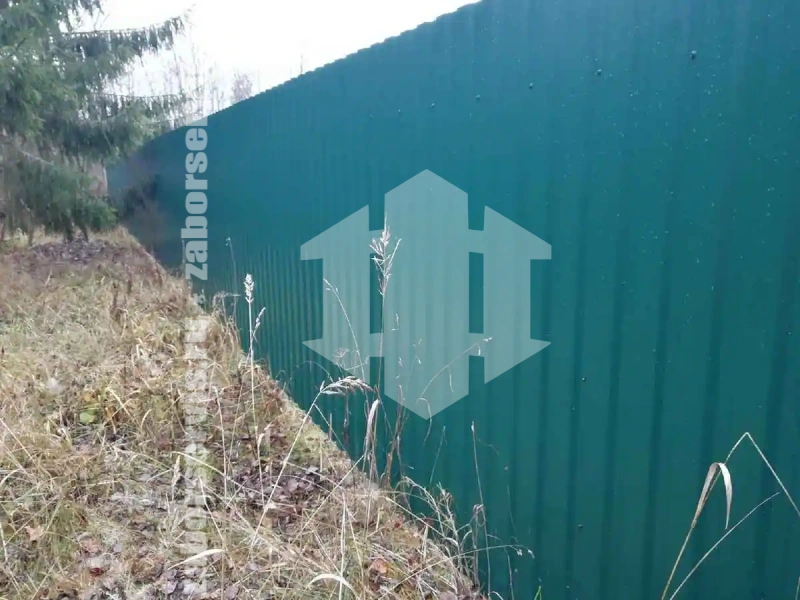 Забор из профнастила 82 метра зеленый