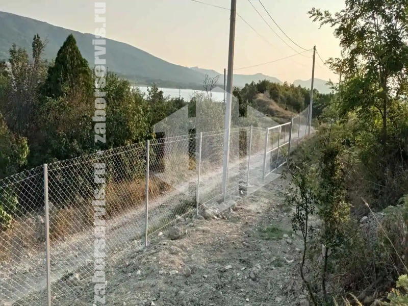 Забор из сетки рабицы с проволокой 185 метров