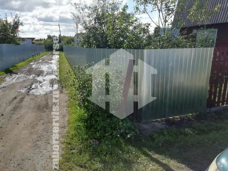 Оцинкованный забор из профнастила 65 метров