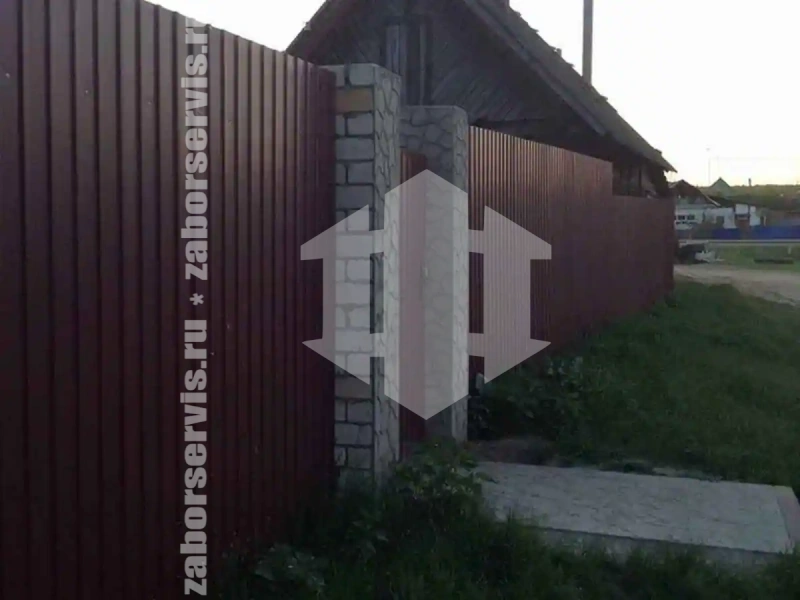 Забор из профнастила с воротам 57 метров